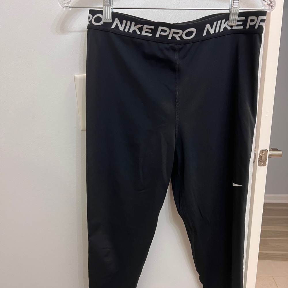 NWOT Nike Pro Women’s Black Leggings